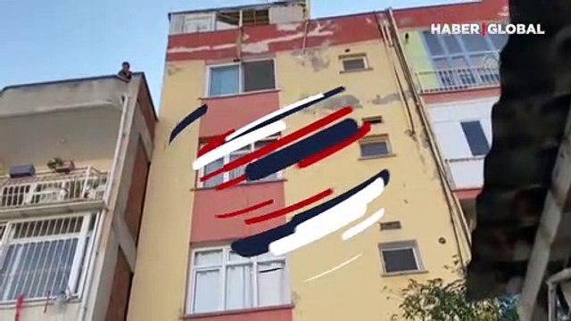 Hatay'da anahtarını içerde unutan bir kişi, bacağına taktığı halatla terastan aşağı sarkarak ölümle burun buruna geldi