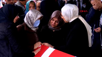 Bombalı saldırıda hayatını kaybeden Arzu Özsoy ile kızı Yağmur toprağa verildi