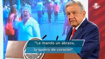 López Obrador exhibe a mujer que lo insultó durante la marcha del INE