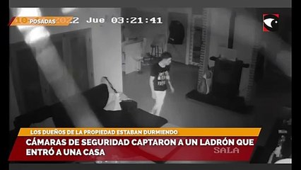 Cámaras de seguridad captaron a un ladrón que entró a una casa