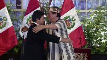 Presidente de Perú lamenta que comunidades indígenas se comunican con señales de humo