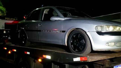 Após desacordo, carro é levado para a Delegacia