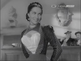 "Il processo di Frine" con Vittorio De Sica e Gina Lollobrigida, da "Altri tempi" (1952) di Alessando Blasetti