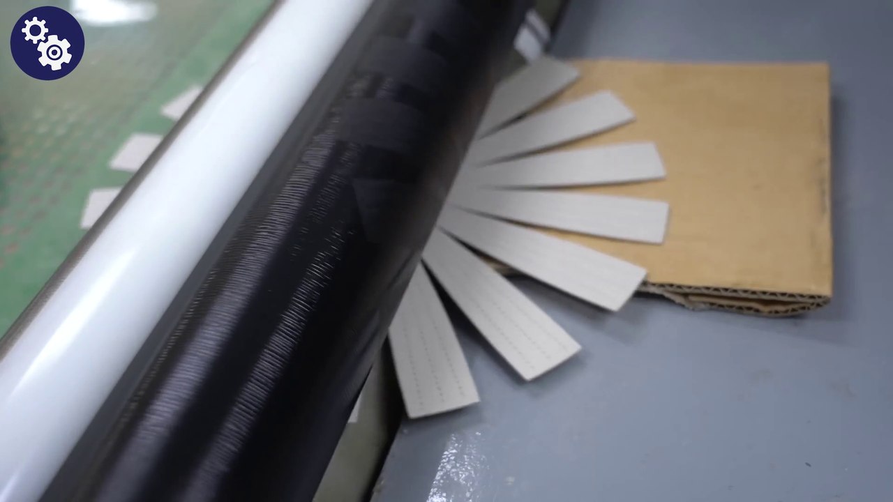 Process of mass producing terrestrial globes. A teaching tool manufacturer in Japan