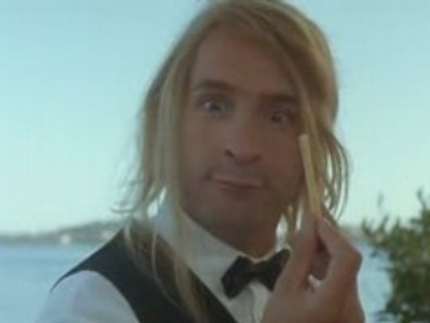 Brice De Nice Fait La Poule Brice de Nice serveur au restaurant - Vidéo Dailymotion