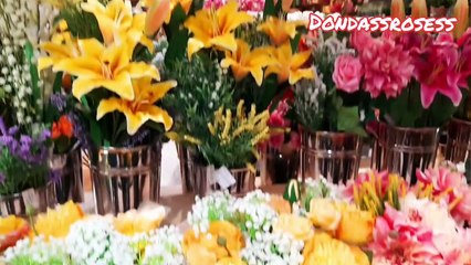 HIASAN POHON NATAL SUDAH TERPASANG DI NEO SOHO MAL JAKARTA