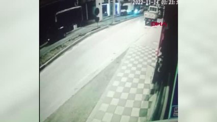 BOLU'DA KONTROLDEN ÇIKAN OTOMOBİLİN KAZA ANI KAMERADA