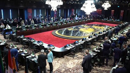 Cúpula do G20 começa com apelos por fim da guerra na Ucrânia