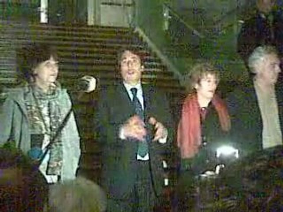 Michel Destot devant les militants à la MC2
