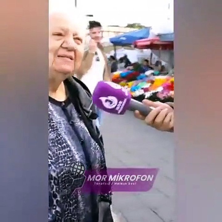 Küskün emekli öğretmen nezaketle bir daha MHP'ye oy vermeyeceğini söyledi