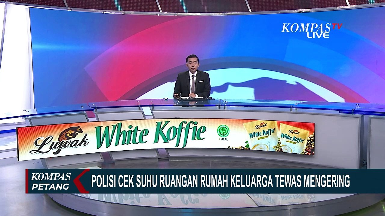 Bareskrim Cek Suhu Ruangan Rumah Keluarga Tewas...
