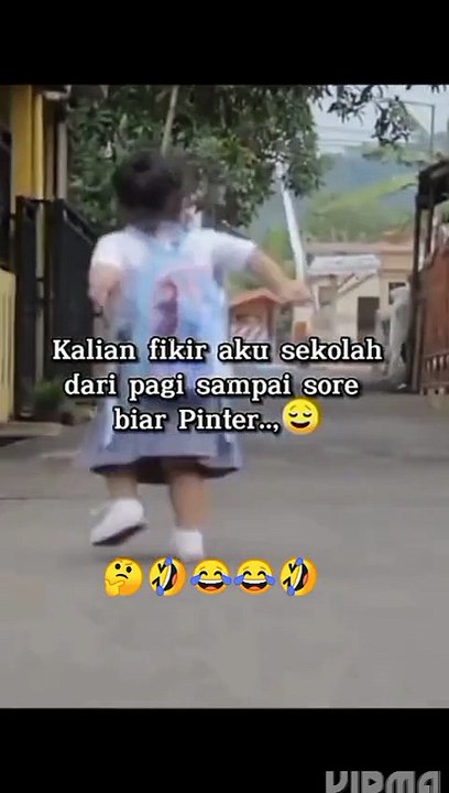 Sekolah bukan untuk pintar, tapi untuk dapat uang jajan