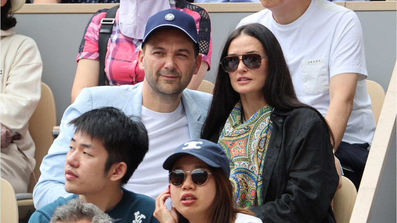 GALA VIDEO - Demi Moore célibataire à 60 ans : l’actrice a rompu avec Daniel Humm