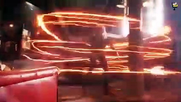 بنت بتكتشف ان عندها قوة خارقه زي سوبرمان وبتواجه بنت بتتحكم في البرق وبتنتقل في سلك الكهرباء - ملخص