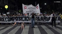 Argentina, medici e operatori sanitari scendono in piazza a Buenos Aires
