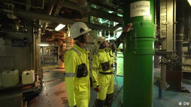 Storing carbon under the sea