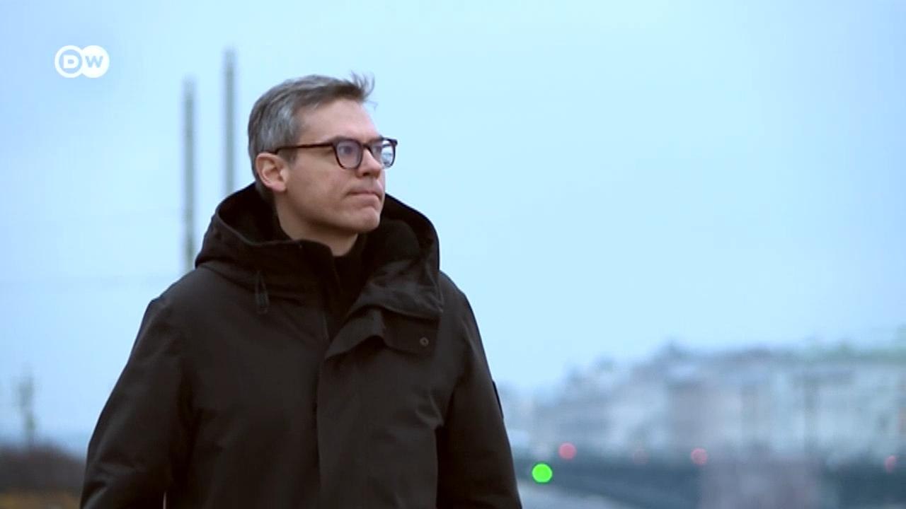 Ученого лишили работы за участие в антивоенной акции - репортаж DW (15.11.2022)