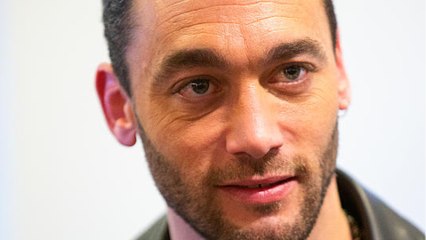 GALA VIDEO - Jean-Baptiste Guégan : que devient le sosie vocal de Johnny Hallyday ?