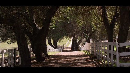 Girl on the Edge Bande-annonce (EN)