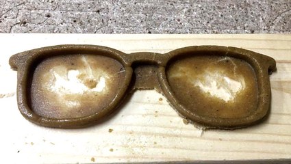 Making eyeglasses from coffee grounds in Ukraine