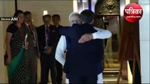 G-20 Summit: फ्रांस के राष्ट्रपति इमैनुएल मैक्रों से गर्मजोशी से मिले PM मोदी, कई मुद्दों पर हुई चर्चा