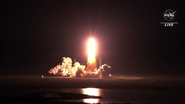 Artemis I despega con el megacohete lunar y la nave Orion de la NASA