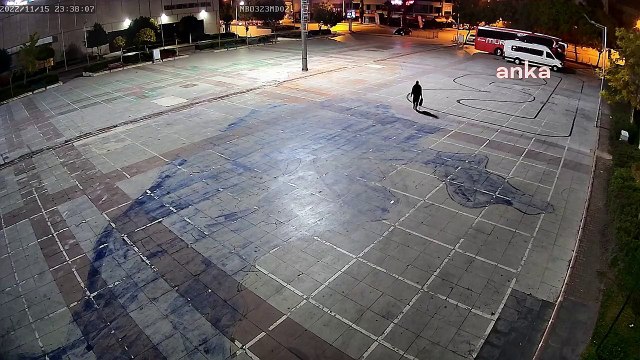 Antalya'da Atatürk anıtına balyozlu saldırı!