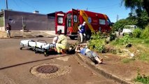 Duas pessoas ficam feridas após colisão entre carro e moto no Cataratas