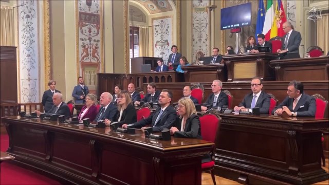 Giurano all'Ars i 12 assessori regionali della giunta Schifani