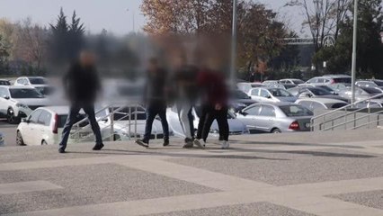 Yol denetiminde uyuşturucuyla yakalanan 3 zanlıdan 1'i tutuklandı