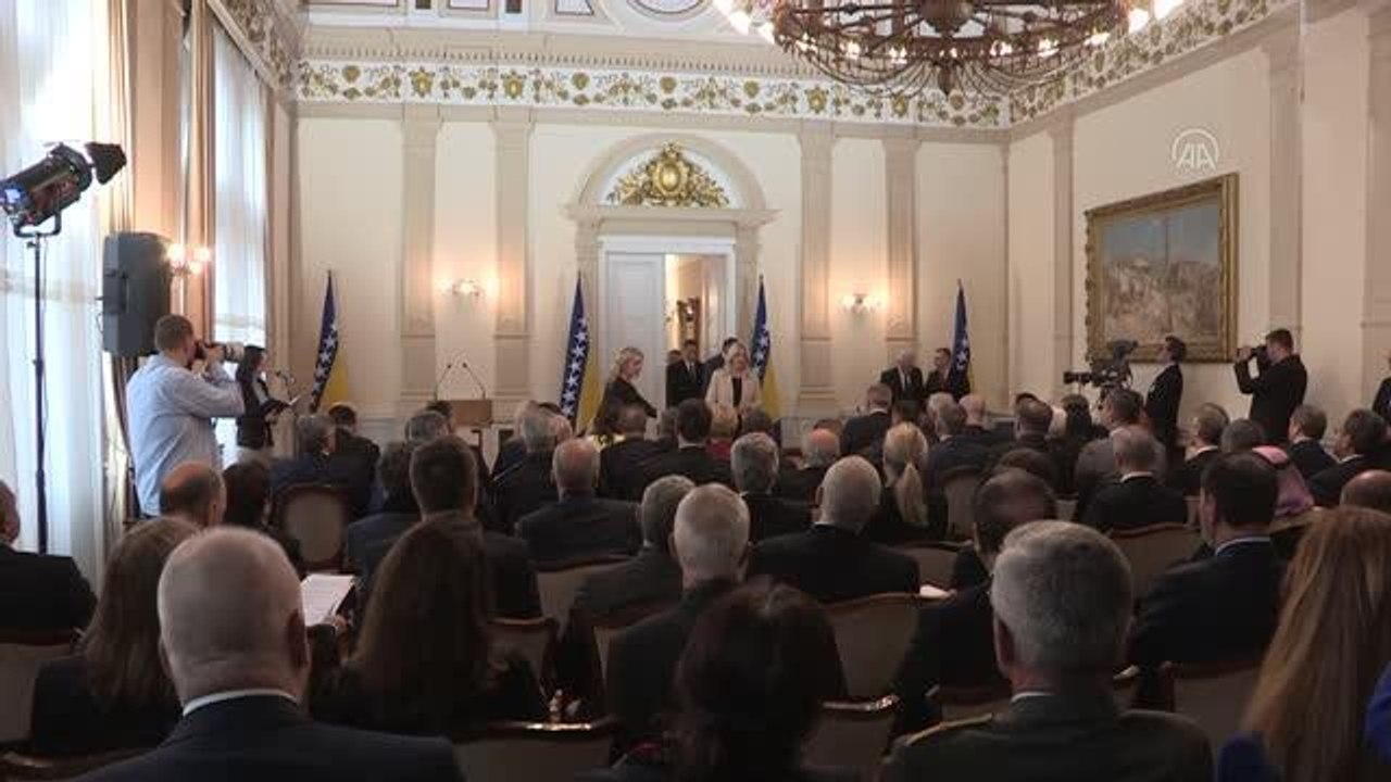 SARAYBOSNA - Bosna Hersek Devlet Başkanlığı Konseyinin yeni üyeleri görevlerini teslim aldı