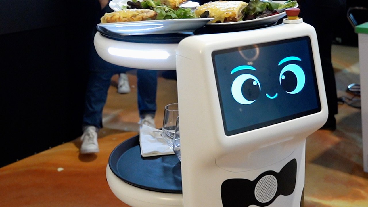 Plato, le robot qui sert les plats au restaurant