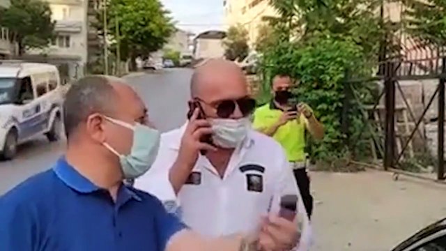 İki kez çakarlı araçla yakalanmıştı! Aracın sahibi bu kez çakarla ters yola girip gazeteci Bora Erdin'i tehdit etti