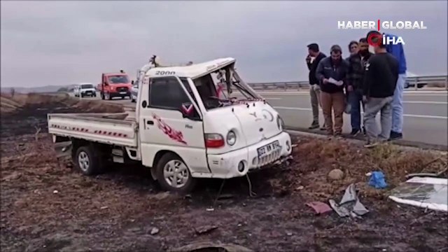 Yolcu minibüsüyle kamyonet çarpıştı: Çok sayıda yaralı var