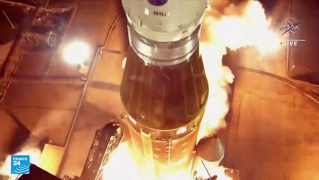 ناسا تطلق بنجاح صاروخها العملاق الجديد إلى القمر