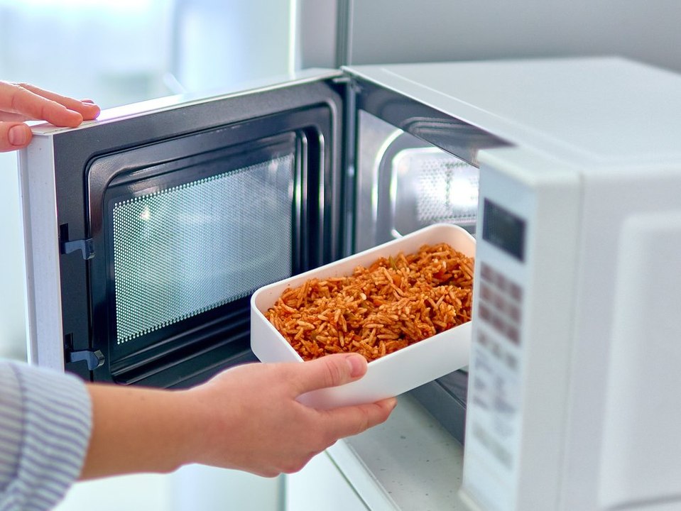 So findest Du die richtige Mikrowelle für deine Küche!
