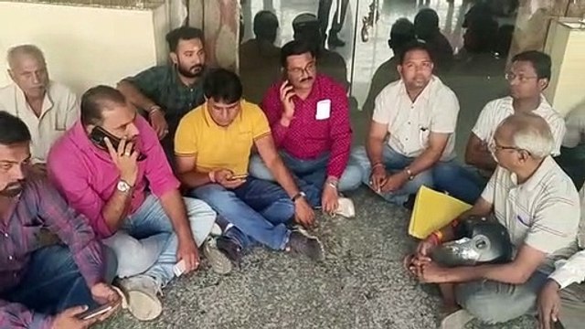 video : चौथी बार शिविर स्थगित, पार्षदों ने जड़ा महापौर कक्ष पर ताला