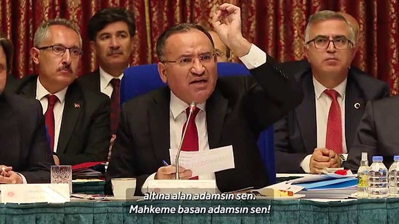 Bekir Bozdağ CHP'nin “Satılmış” vekilini şamar...