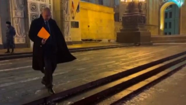 Ambasciatore polacco esce dal ministero degli Esteri russo
