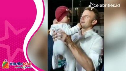 Blusukan, Presiden Prancis Emmanuel Macron Berjalan Santai dan Gendong Bayi di Bali