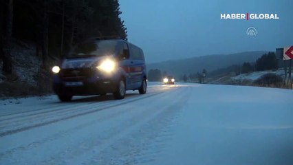 Kars'a kar düştü, kalınlığı 5 santimetreyi aştı