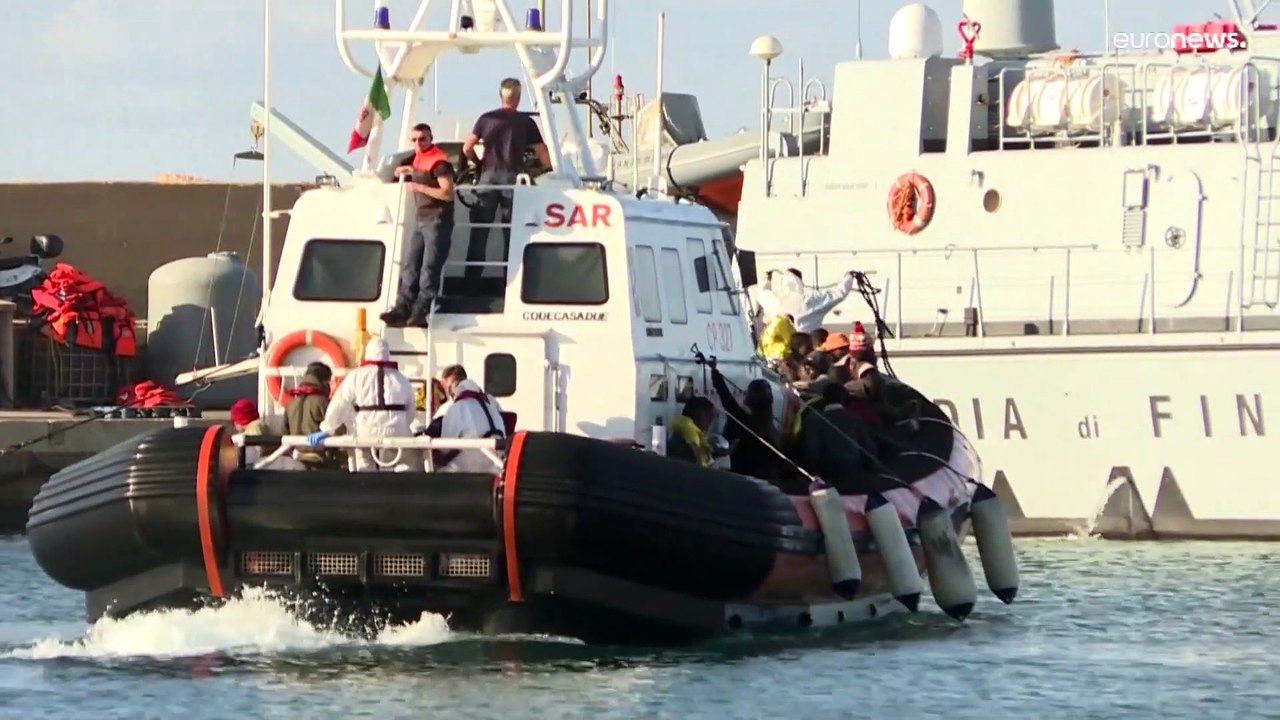 Piantedosi: "La selezione d'ingresso in Italia non la faranno i trafficanti di esseri umani"