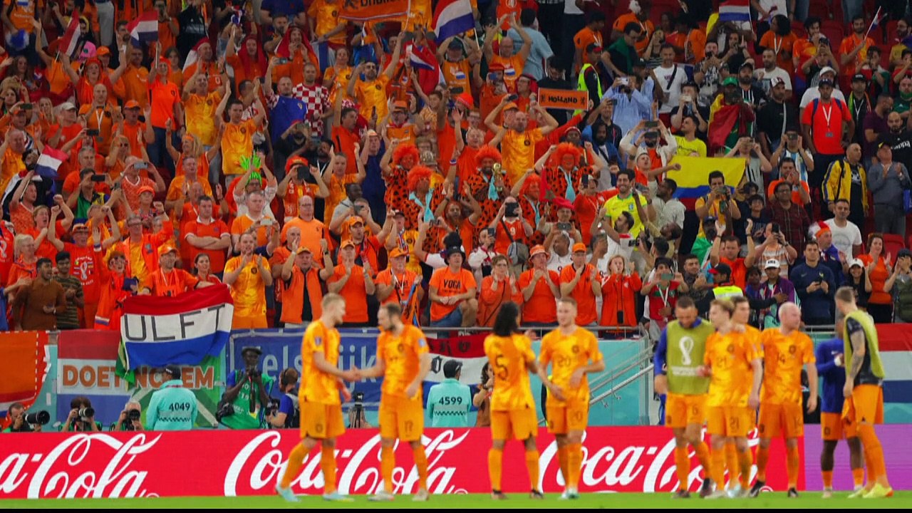 Holanda passa aperto mas vence Senegal