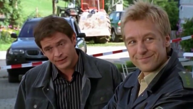 Die Rosenheim Cops - Staffel 6 Folge 13 - Leben vergeht, Geld besteht