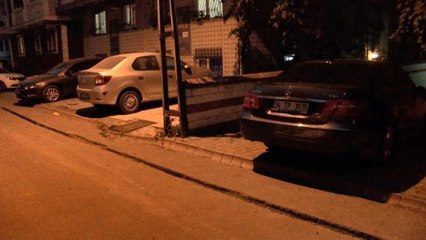 ÜMRANİYE'DE YÜZLERİ MASKELİ İKİ KİŞİ PARK HALİNDEKİ OTOMOBİLİ ÇALDI