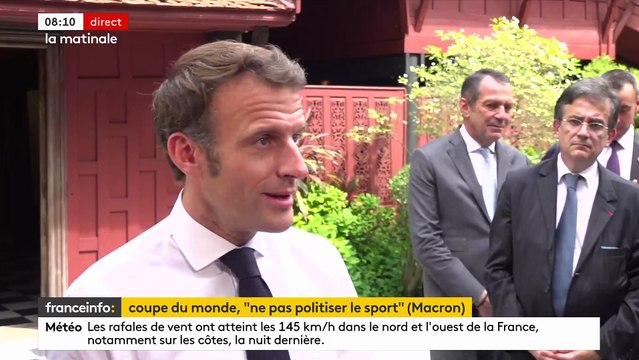 Le président Emmanuel Macron estime qu’il ne faut pas politiser le sport alors que le Mondial de foot au Qatar continue de faire débat à quelques jours de son coup d’envoi - Regardez