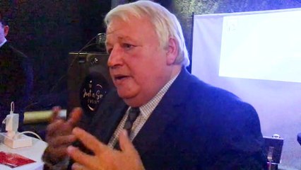 François Bernardini " Istres est connu pour sa base aérienne, son club de foot et son maire..."