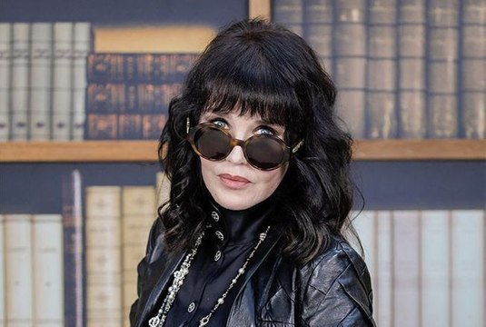 Isabelle Adjani sans maquillage : à 67 ans, elle dévoile son visage au naturel… Ses fans sont surpris