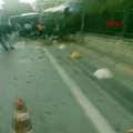 Metrobüs kazası! Kadıköy Belediye binasının duvarına çarptı