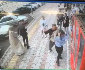 KALDIRIMDA YÜRÜYEN 2 KIZI TACİZ EDİP, DARBETTİ